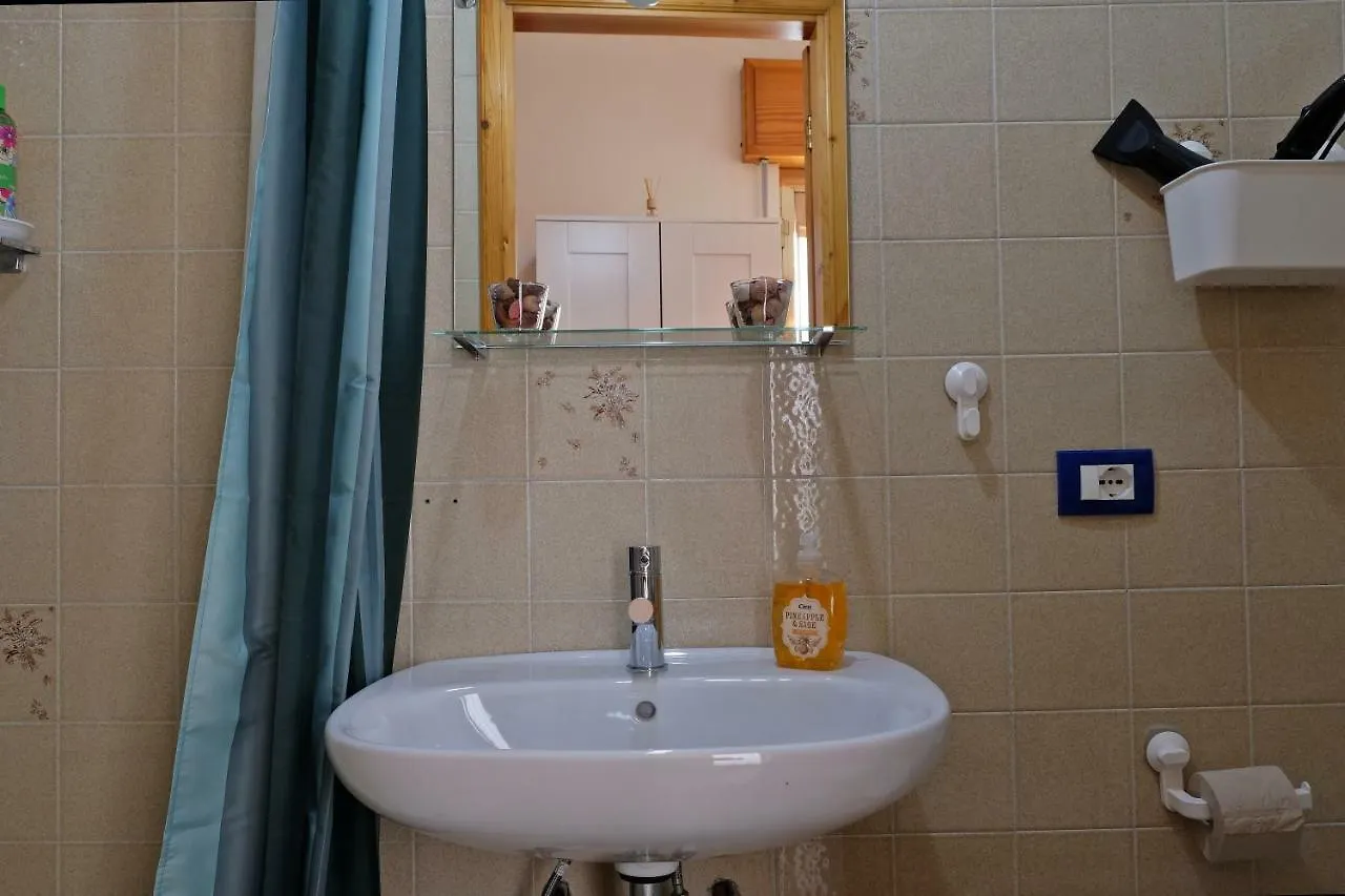 Guest House Via Crispi Pozzallo 0*,  Italy